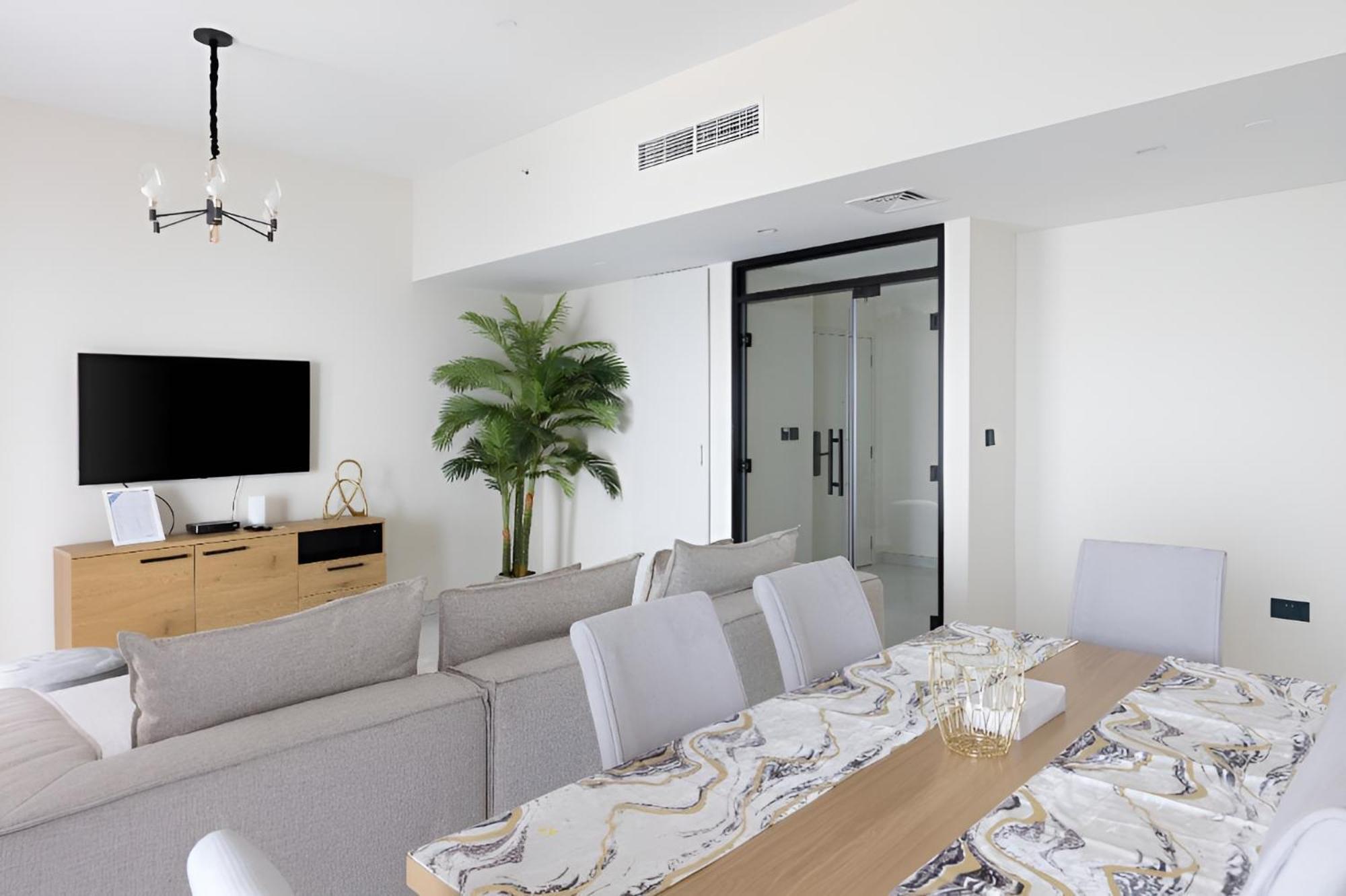 Spectacular Seaview Your Coastal Dream Awaits Apartment